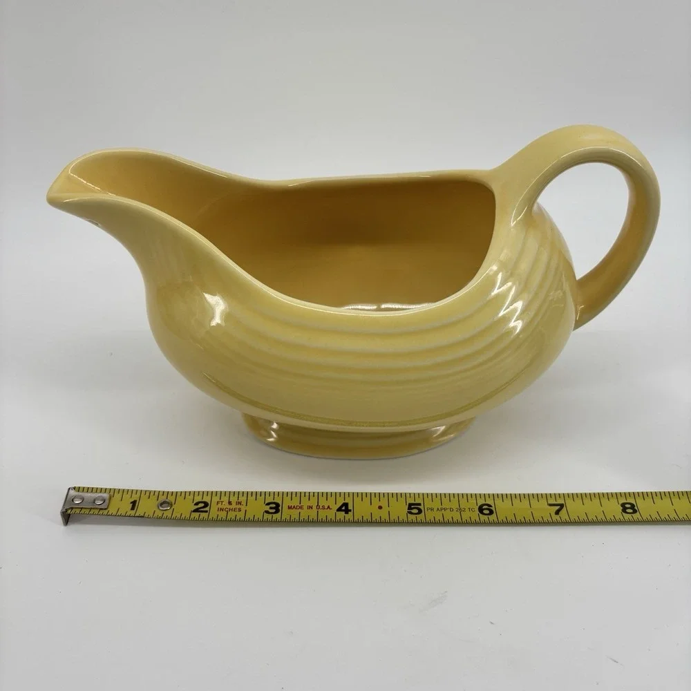Vintage Fiesta Yellow Gravy Boat Fiestaware Homer Laughlin USA‎ 1997 Excellent